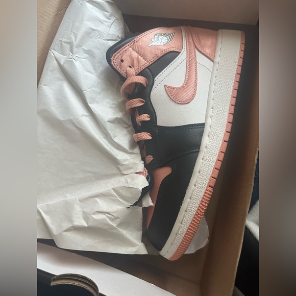 Jordan 1 - Picture 2 of 3